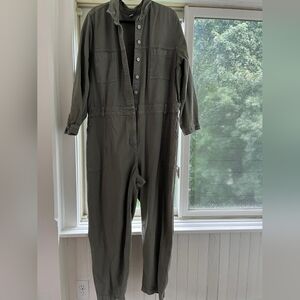 Old navy olive green jumpsuit size xxl